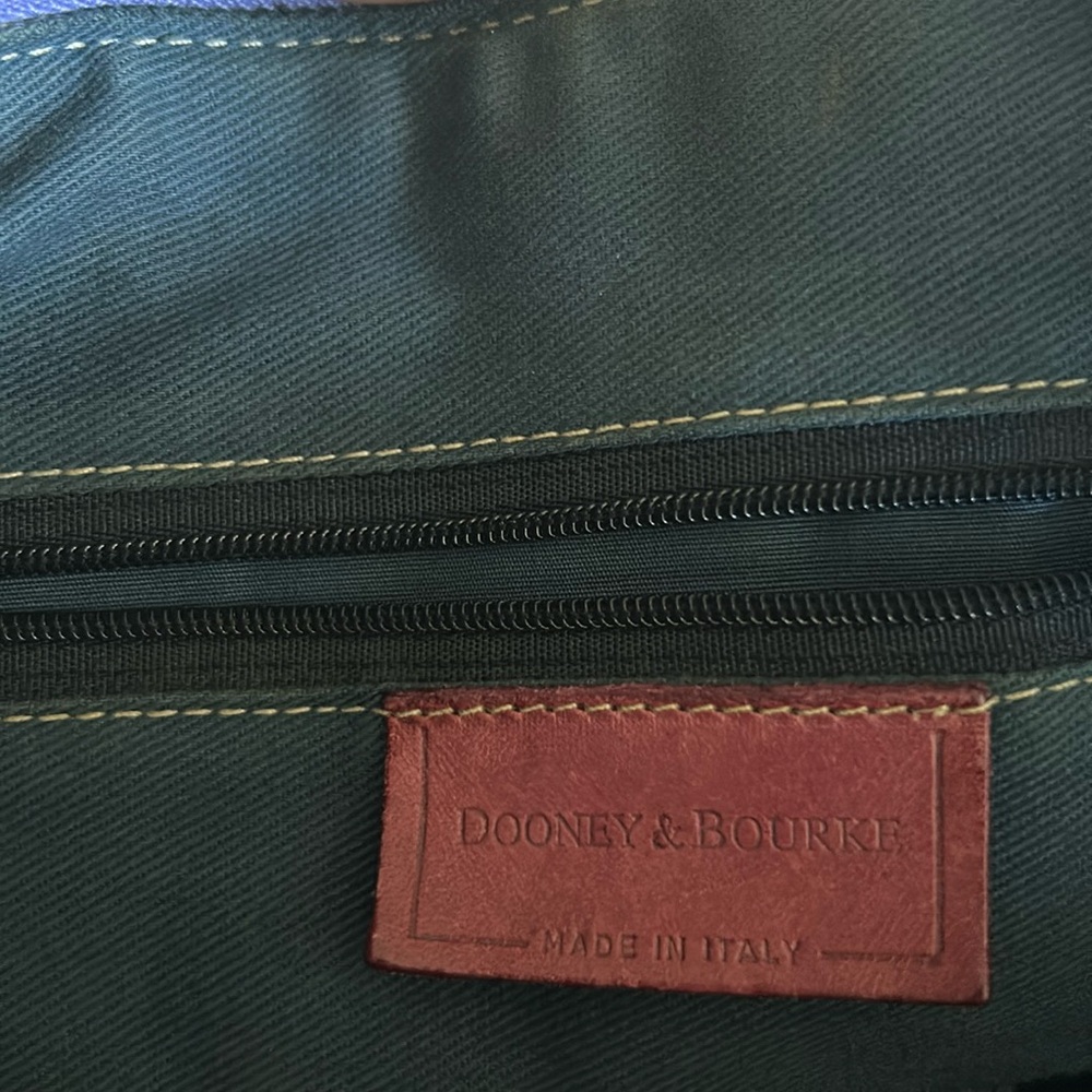 Vintage 9” Dooney & Bourke purple embossed alligator leather hand bag
